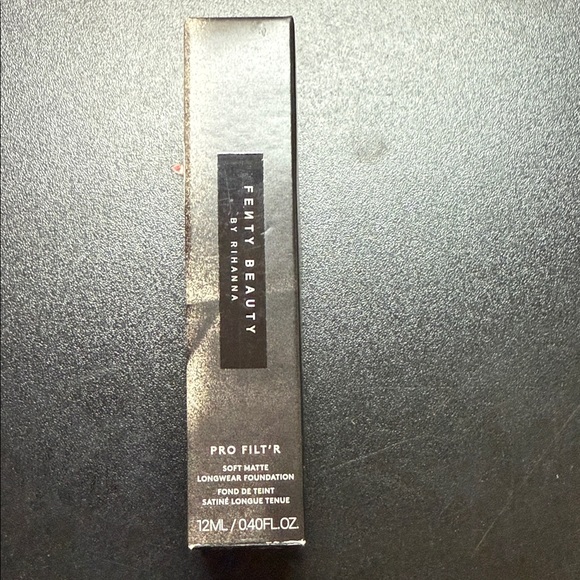 Fenty Beauty Pro Filt'r Soft Matte Foundation in shade 250 - Picture 1 of 2